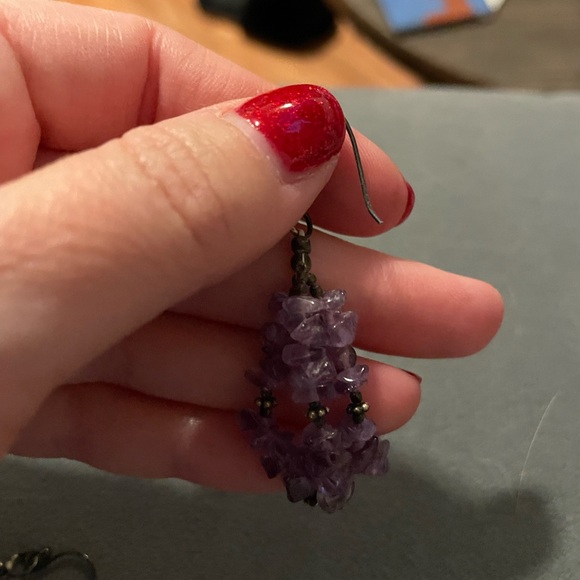 SOLD ❌ Purple beaded dangly earrings - Picture 6 of 6